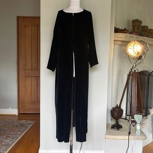 ZORAN Long Silk Black Velvet Duster OS. Good vintage condition.